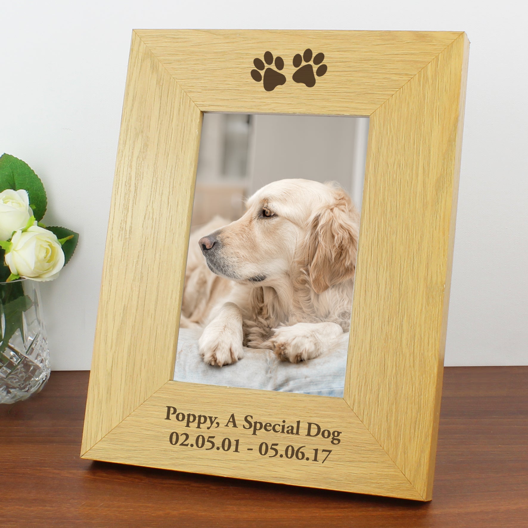 Personalised Oak Finish 6x4 Paw Prints Photo Frame